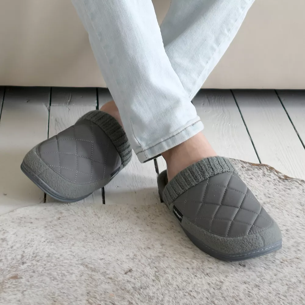 Isotoner Levon Men's Quilted Clog Slippers 8 Isotoner Levon Men's Quilted Clog Slippers - Image 6